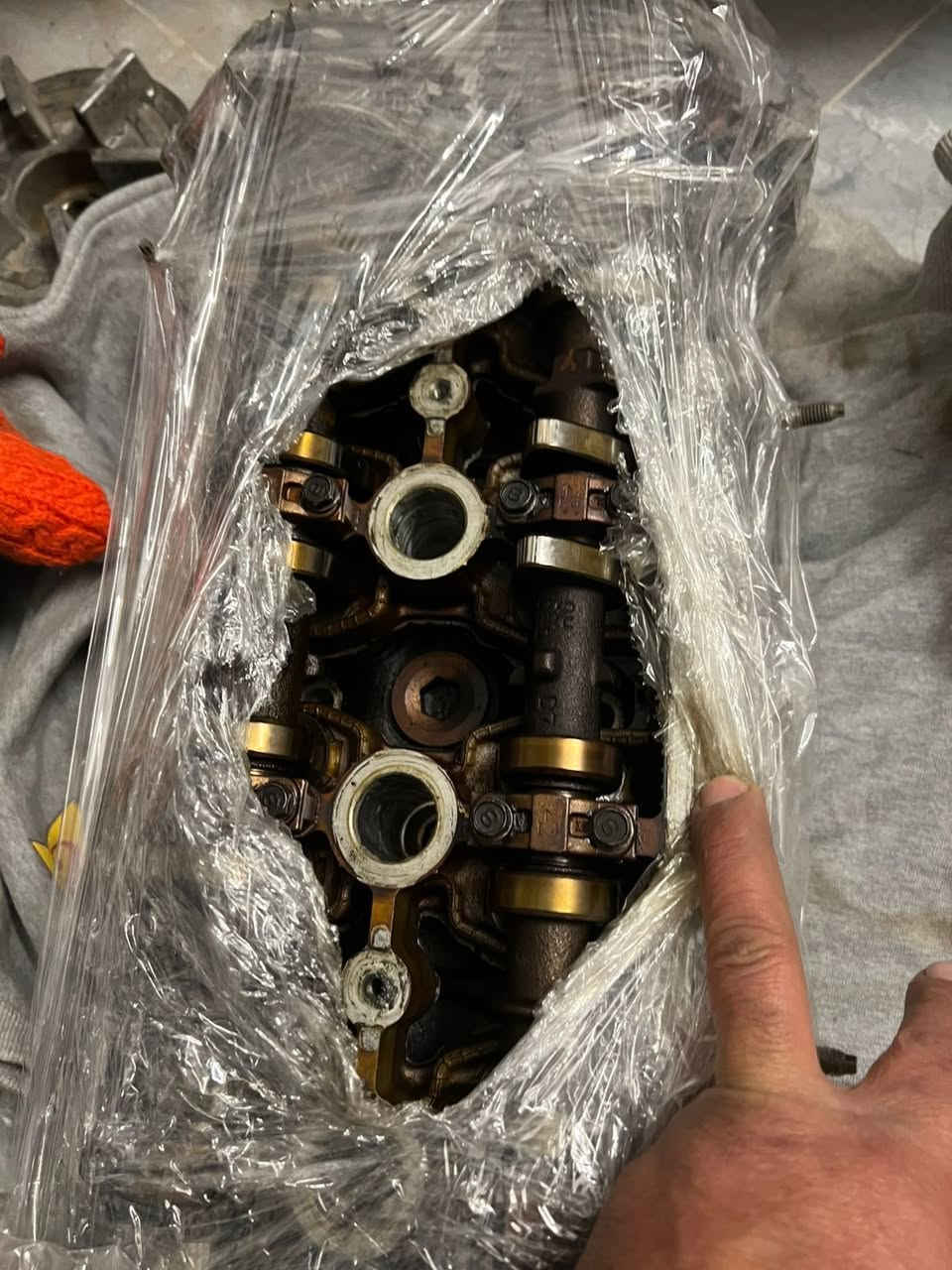 السلام عليكم كور كامري ٢٠٠٧وارد 
مكينه ٢٤٠٠جديد بمعنى الكلمه ***********
