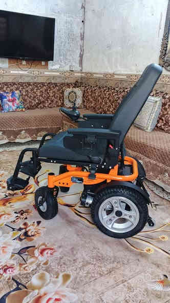 كرسي كهربائي للبيع عنوان بغداد والله كرسي جديد/***********
