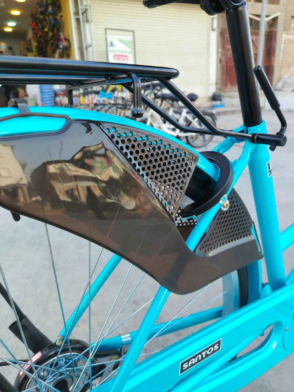 السلام عليكم من رخصة الادمن عندي بايسكل جديد كلشش كامل من كلشيي دسكات كشنات الويلات جدد ولا شخط الجاملغات كلشش جديد السعر 70ماكني شعب نهاية شارع الصحة يم ماجد الكصاب مقابيلة اي شي تريد بعد خابرني واتساب وبل خدمة ***********
