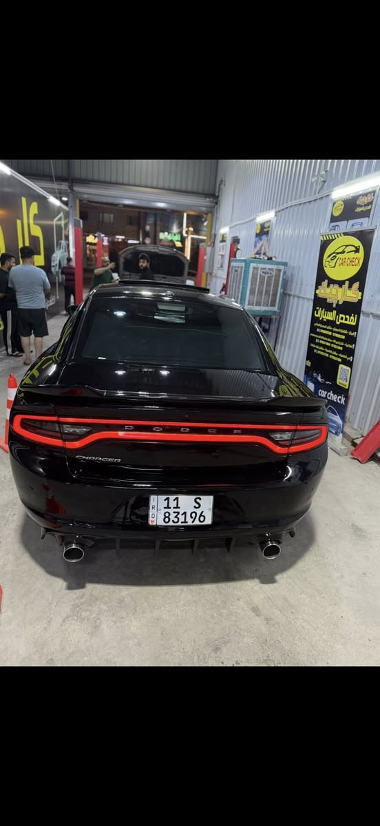 للبيع جارجر 2020 ( sxt بلاص )
السعر 218 ورقه وبيها مجال بسيط
لون اسود 
فول ١/١ سيارة جديدة 
محرك ٦ سلندر ( ٣٦٠٠ ) 
بدون اي نقص حادثها جاملغ وبنيد البنيد مبدل نفس الون وجاملغ مصبوغ عكس سايق وبيها بارد بل جاملغ خلفي جوه قبق بانزين  رقم بغداد مشروع وطني سنوية 
ماشيه 57Mi
باسمي الرقم الجديد بغداد ( 11 ) 
المواصفات :-
- فتحة ( سلايد ) 
٢- كشنات كهرباء + تدفئة تبريد
٣- خزن ميموري 
٤- شاشة كبيرة
٥- كامرة 
٦- لد نهاري + لايت زنون
٧- تشغيل عن بعد
٨- دكمة سبورة 
٩- فول تحكم ستيرن 
وباقي المواصفات المعروفة 
   والباقي مكفول ايرباك راجع سستم 
عنواني بغداد حي الخضراء مقابيل العامريه
رقم
***********
