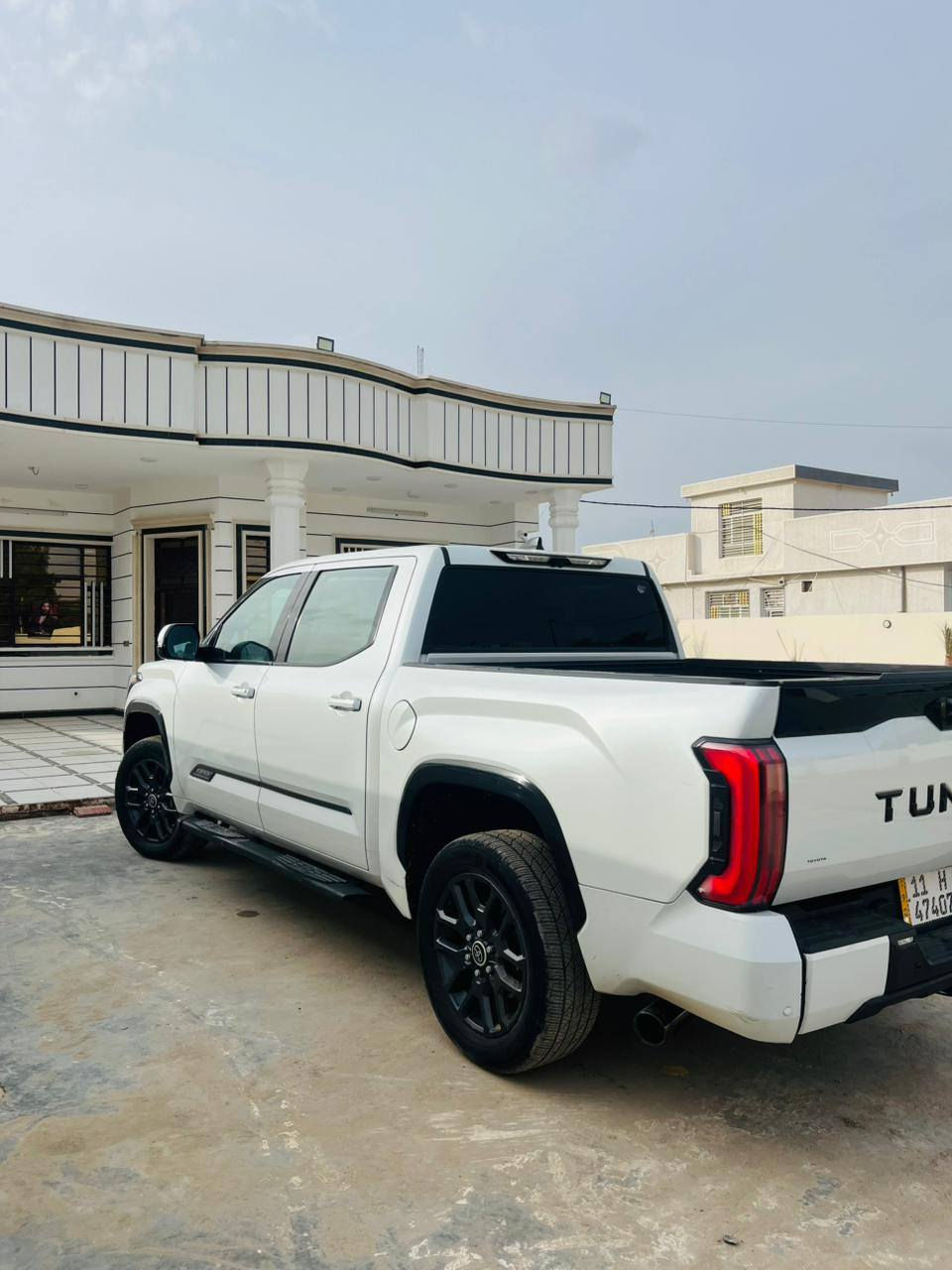 البيع تويوتا تندر هايبرد بلاتينيوم
مرقم بغداد 
موديل 23
محرك 6سلندر 5.3(Twin-Turbo)
437حصان 🫨
تشغيل بصمة 
 دخول ذكي بدون مفتاح 
فتحة سقف بانوراما 
مقاعد جلد فاخرة
تبريد وتسخين المقاعد الأمامية 
تبريد المقاعد الخلفية 
شاشة لمس كبيرة تدعم ابل كار بلاي
واندرويد اوتو 
نضام صوت JBLفاخر
شاحن لاسلكي الهاتف
كامرة  360درجة 
حساسات أمامية وخلفية 
مثبت سرعه راداري /تكيف /
نضام النقطة العمياء 
اضائات LED أمامية وخلفية 
باب صندوق خلفية كهربائي 
وادفع رباعي مع أوضاع قيادة متعددة 
ضرر...جاملغ خلفي 
مكاني بغداد الأمين رقمي/***********/الشراي يتصل
