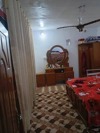 بيت للبيع المساحه 107 غرفة وهول واستقبال وصحيات حي الحرية قرب الرايه ل...