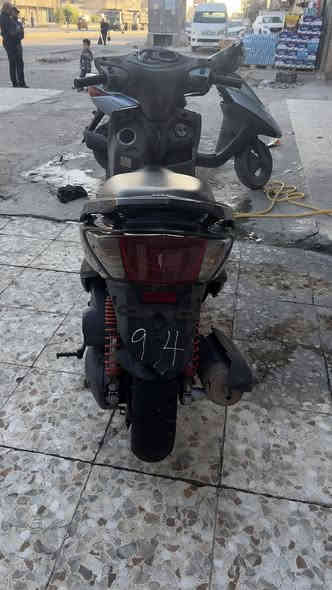 دراجه سكنس فحل دراجه جديده قبل شهر نزلتها من لرمبه 
تجي تأخذها وتسافر بيها دراجه تخبل نقصها بس كلج امامي شوي تعبان ولباقي كله شغال شلعه ومعدل خير من الله 
سعرها مليون 
مكاني بغداد مدينة الصدر 
***********
