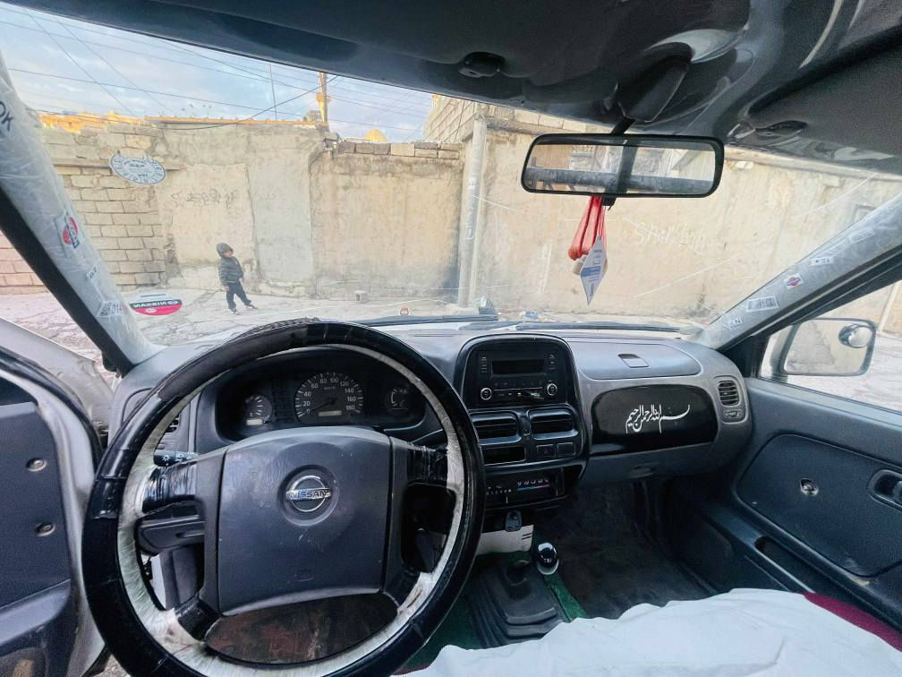نيسان تاك موديل 2001 ئارام پلاستیک هەولێر ، لێدراو یەک چامڵخی دواوە لای سەکن بێ ناوگرتن ، هیچ غرامەی لەسەر نیە 
***********
شوين كويه كويسينجاك, أربيل
