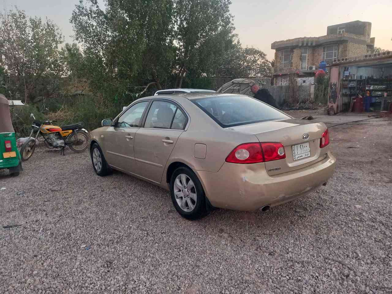 كيه اوبتيما 2008 بأسمي وارد خليجي مكينه 6 سلندر حجم 2700 
السياره مكفوله من الگلبه ومن التجيه ومن الحادث القوي ماعدا بعض الدحچات البسيطه 
مكان السياره ذي قار الرفاعي 
تبريد ثلج توه مبدل ثلاجه وراديتر وكمبريسر جدد
لايت زنون عالي وناصي 
السياره حلوه وناعمه وخير من الله 
السعر 95 
الاتصال *********** -*********** Singapore
