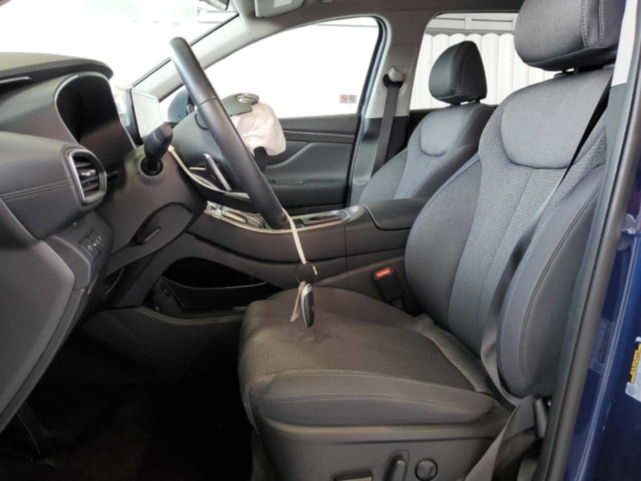 السلام عليكم للبيع سنتافيه 23 رقم أربيل باسمي تحويل مباشر حادث واضح بلصور ليبل واحد بدون تبديل صبغ بنيد فقط ماشيه 24 ألف كم 15 ألف ميل بغداد حي الجامعة *********** السعر الطلوب 210 قابل للتفاوض
