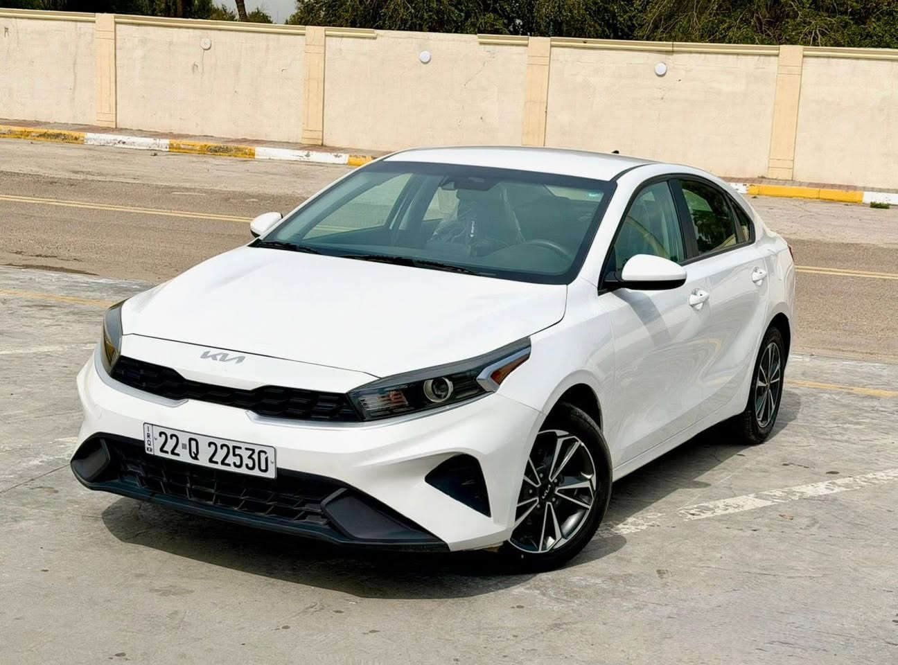 للبيع فقط بدون مراوس
كيا فورتي  موديل 2023
ماشيه 50mمشي امريكا. سيارة. جديدة. اي نقص مابيها
دخول جديد وترقيم اربيل جديد وهزه جديده تحويل لو وكاله مضمون
• المحرك: 2000 دوش
• شاشه تدعم الكاربلي + كاميرا خلفية
• رادار أمامي
• 3 أنظمة قيادة
• تحكمات ستيرن+ نظام تحديد المسار
• السيارة نظيفة جداً وجديدة بمعنى الكلمة بدون اي نقص

حادث جاملغ خلفي صبغ. وشوية. بارد بل بنيد ايرباك راجعات سستم بدوون. دواخل وبدون اي نقص 

العنوان / بغداد العطيفية
السعر ١٥٣ وبيهة مجال بسيط
للأستفسار 📞  ***********
