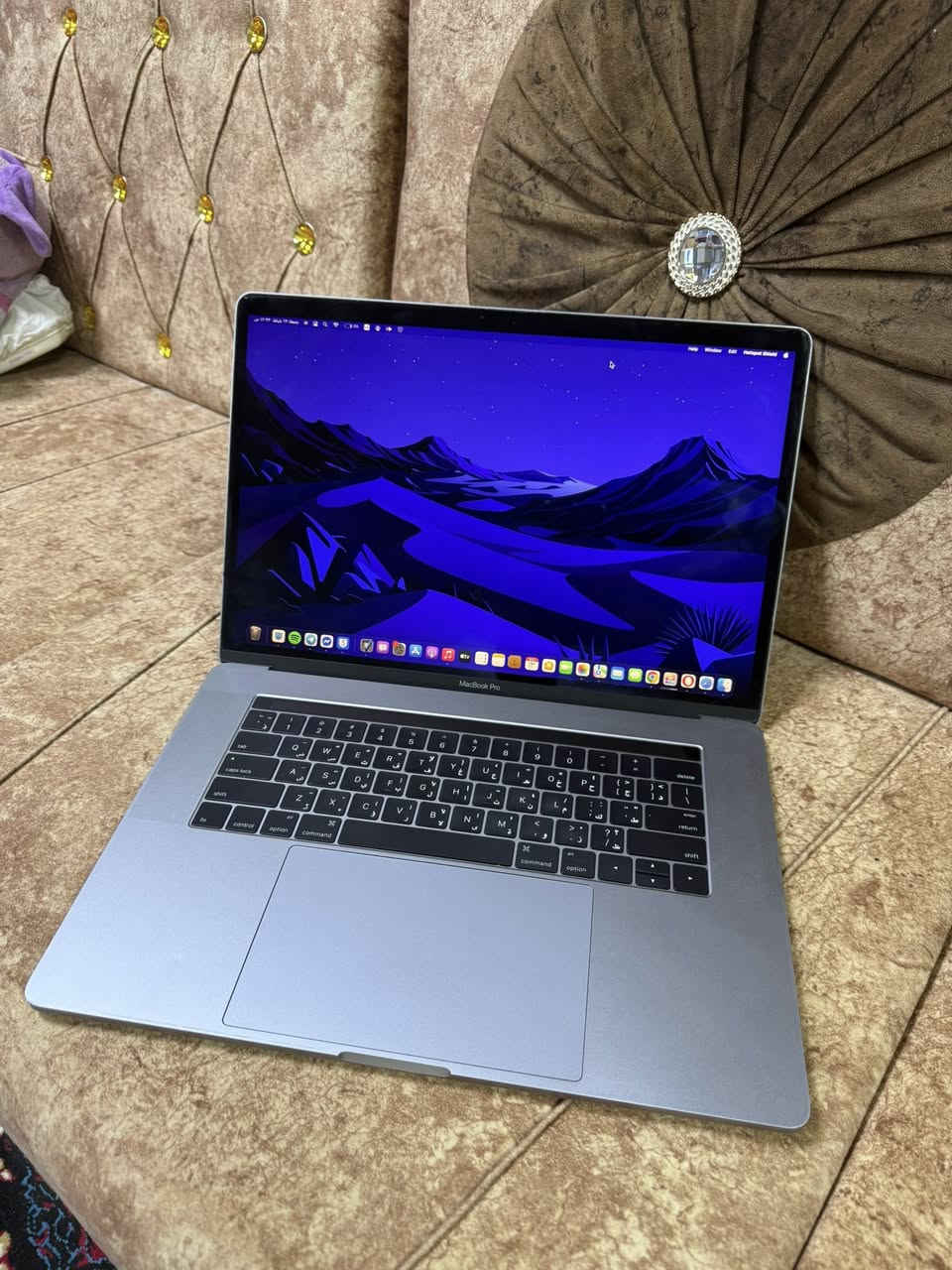 ماك بوك برو 2016
ذاكرة 512ssd 

رام 16 cori7

حجم 16 انج 

تاج بار وباقي التفاصيل الموضحه بلصور 

طبعاً كلشي بيها شغال وانطيها علفحص 

خلي سعرك واذا عجبني اتواصل وياك لان ماعرف اسعارهن 

*********** واتساب او اتصال 

مكاني ديالى بعقوبة
