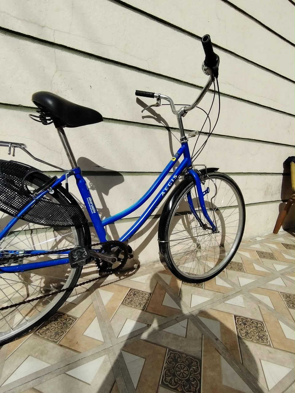 السلام عليكم يايسكل للبيع بناتي حجم ٢٦البايسكل ما نقصه شي كامل العكرب شغال السعر ٧٠وبي مجال مكاني بغداد الإسكان شارع مستشفى الطفل رقم التلفون ***********
