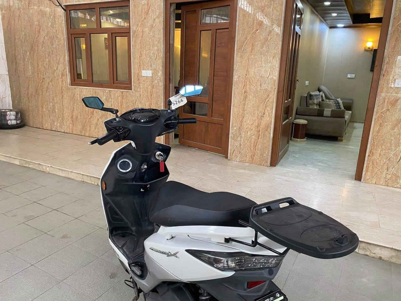 سكنس فحل موديل ٢٠١٦
نوزل لد نثيه الدراجه نظيفه ومكفوله والنظافه واضحه بالصور مبدله كفرات الدراجه كل نقص مابيها كهربائيات مكفوله والمكينه هم مكفوله شغل واطلع
سعرها مليون ومجالها بسيط 
مكاني كربلاء وهذا رقمي ***********
ملاحضه:  ( المو شراي لا يعامل ولا يتصل رجاءا )
