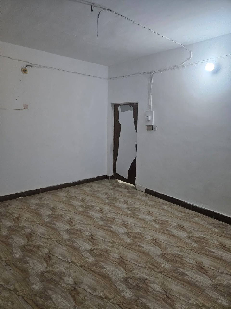 بيت للأيجار قرب فلكة الغدير بين الاسماعيلية والحسائية على الشارع العام 
مساحة ١٦٠ متر غرفتين وصالتين وأستقبال وصحيات خارجية وداخلية 
الايجار ٢٥٠ الف الكهرباء والماء على ابو البيت مو على المؤجر


**إذا كنت صاحب هذا الإعلان وتريد حذفه لأي سبب، رجاءا أرسل رسالة إلى الدعم الفني**