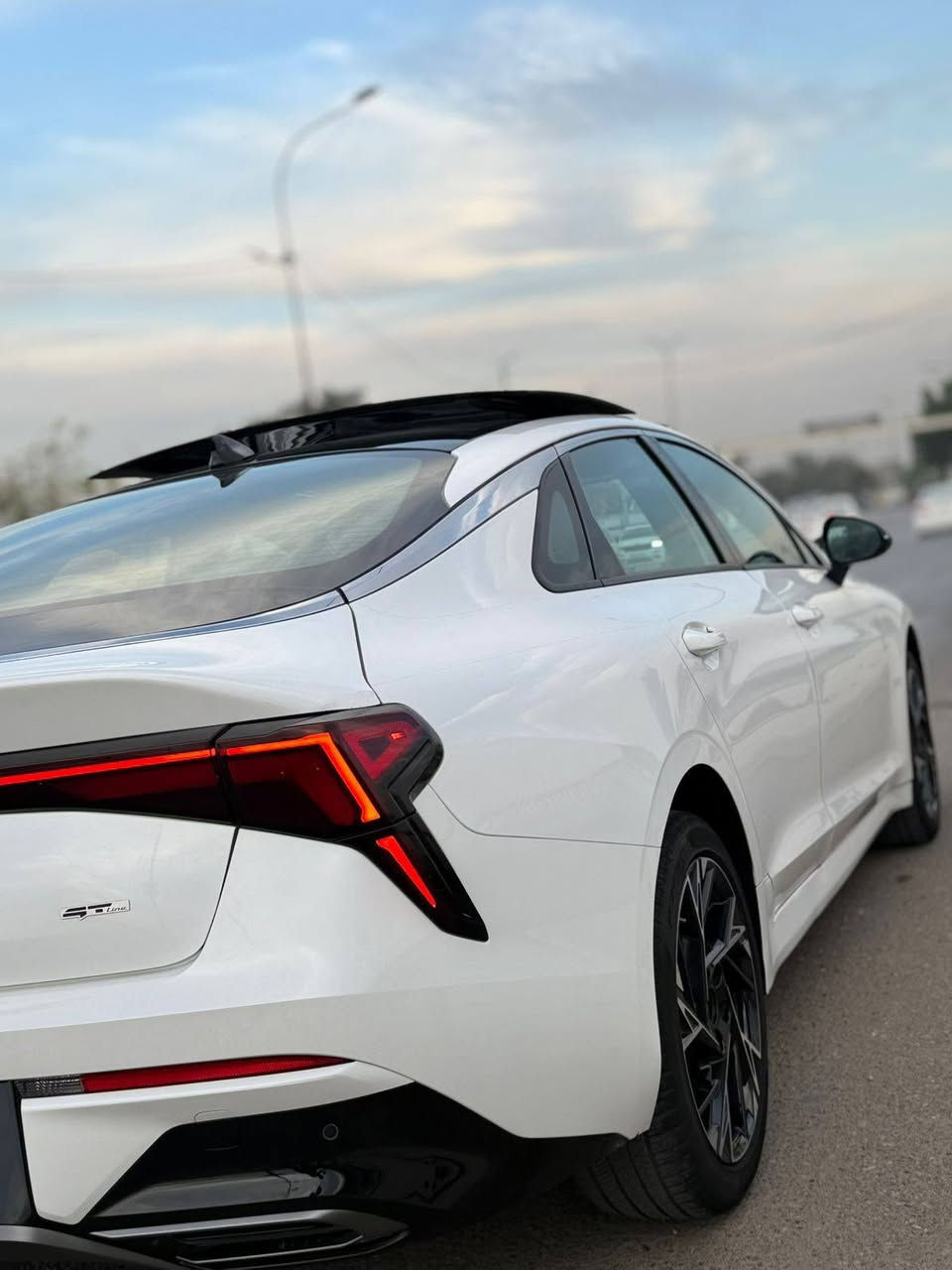 كيا K5 مديل 25 فول مواصفات Gt line فول بانوراما ميحتاج اذكرهن 
بلا رقم تترقم جميع المحافظات عدا الشماليه 
محرك 2500 Gdi 
حادثاها كسر بالبنراما وبدلتها اصليه وباب وجاملغ مبدلات بلاديات جهة العبري 
ماشية الف فقط يعني زيرو 
السعر 179 ورقه مكاني نجف
للاستفسار : ***********
