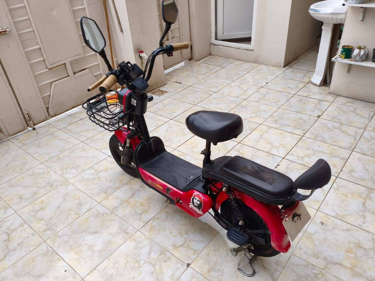 ئەم ماتۆڕ شەحنە بۆ فرۆشتن بەشەرت بێ عەیبی نرخی ٢٥٠ هەزار وە موعامەلە لە کەلار ژمارە مۆبیال ***********
