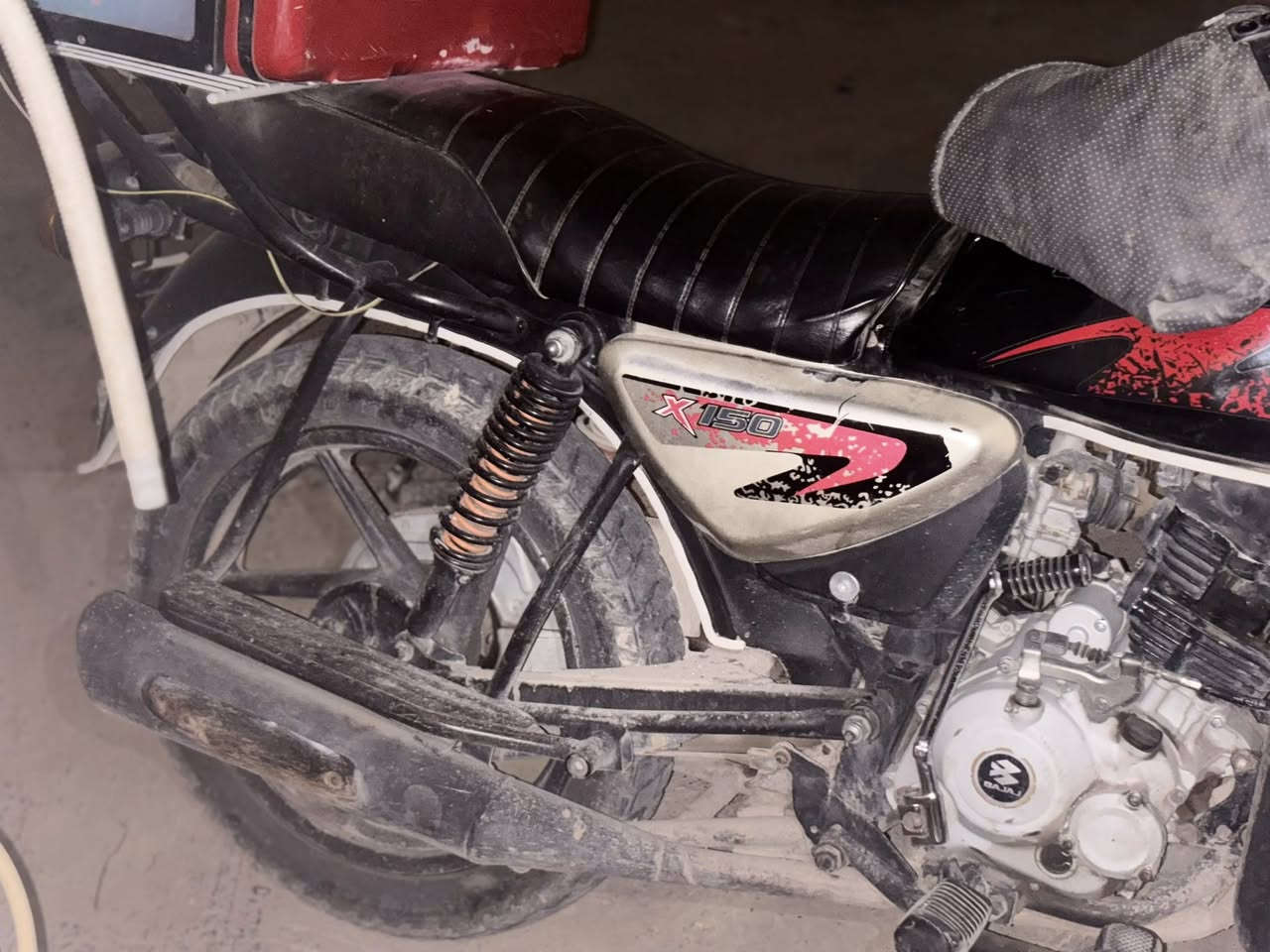 سلام عليكم بوكسر ٢٠   5 كير دراجه بيه دخانه كلش بصيطه اوراق كامله للبيع ٦٥٠ وبيه مجال مكاني بغداد يرموك رقمي ***********
