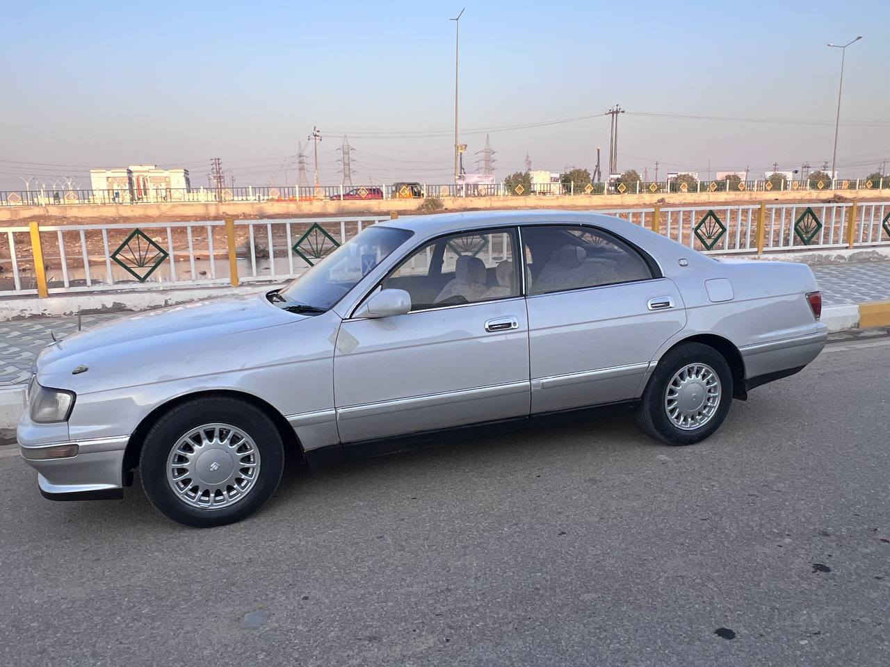 السلام عليكم بطه موديل 1994 منفصل كفاله عامه رقم بصره مشروع وطني بأسمنه مكينه وكير جدد شرط 
السعر 65 وبيها مجال 
ناصرية قلعه سكر للاتصال ***********
