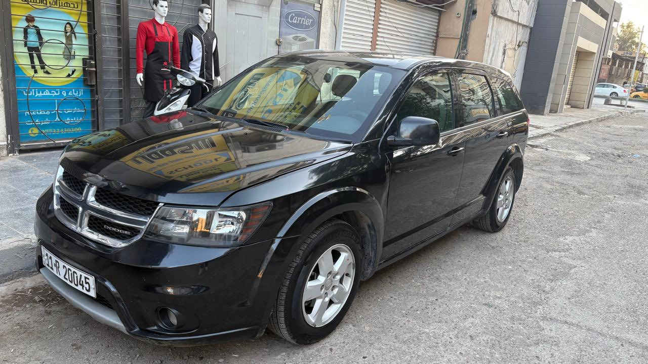 السلام وعليكم دوج جورني موديل ١٢ فول عده الفتحه تشغيل عن بعد بصمه سياره بيها ٤ قطع صبغ بدون اي دواخل محرك الفين و ٤٠٠ عارضها ٩٥ وبيها مجال حق الجيه مكان السياره بغداد الدوره***********
