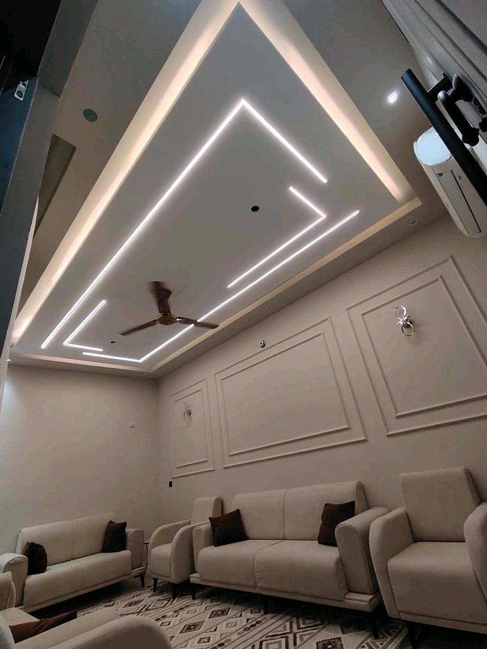 تم وبحمد لله انجاز بيت في حي ميسان
صبغ وطلس الجبس بورد وصبغ الجدار
وصبغ الواجهة بتكس ألترا الموقاوم الظروف الجويةالمعاجين والصباغ جهزة من شركة اصباغ جوتن النجف - البيت النجفي الديكور أصباغ جوتن الحله