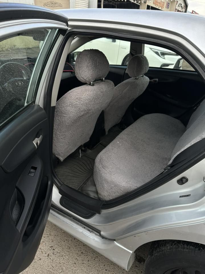 سلام عليكم كورلا 2009 سياره كلش نضيفه وبلاديه 
على وضع الشركه بيها كم قطعه جارده 
كير مكينه صدر تبريد تخم تاير كله جديد 
مكان السياره بغداد البنوك سعر السياره 98 
***********
