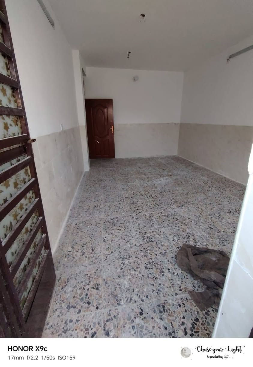 السلام عليكم مشتمل بناء حديث مصفر 
مساحة 105 البيت واضح بل صور 
الموقع بغداد بوب الشام زراعي
للاستفسار  ***********
متوفر واتساب
