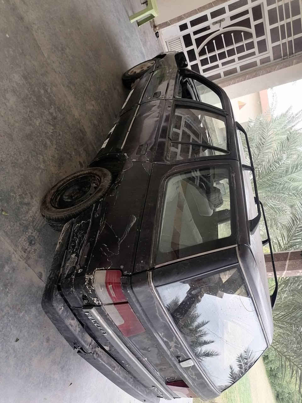 سياره بيجو فرنسي موديل ٩٤ مكفواله من كلشي السعر ٢١ وبيي مجال الشراري *********** واتساي *********** العنوان بغداد الرضوانيه
