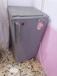 07833949445 السلام عليكم ثلاجه للبيع السعر 50,000 بيع مستعجل ٣ث