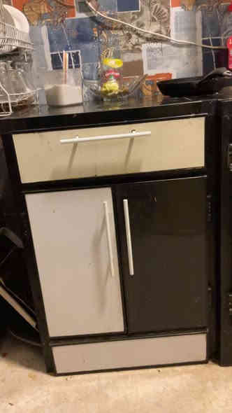 كاونتر مستخدم سنك وملحق وكاونتر بابين صغير 
الي يريده يراسل خاص او ؏ رقم ***********
