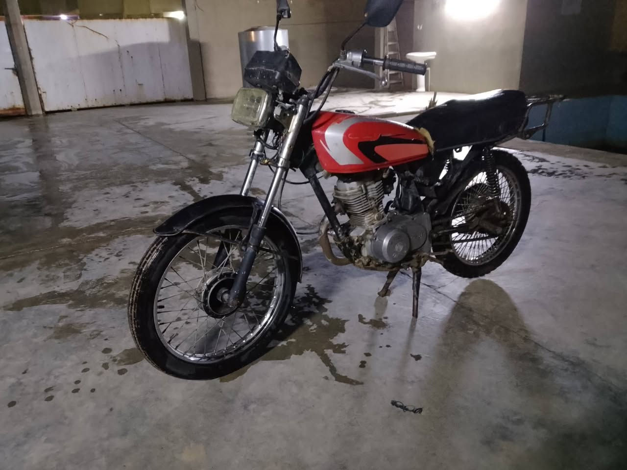 دراجه البيع سعر 190 بيه مجال موديل 2015 مروس هم عادي محرك بيه صوت مااعرف شنو هذا  ‏‪***********‬‏
