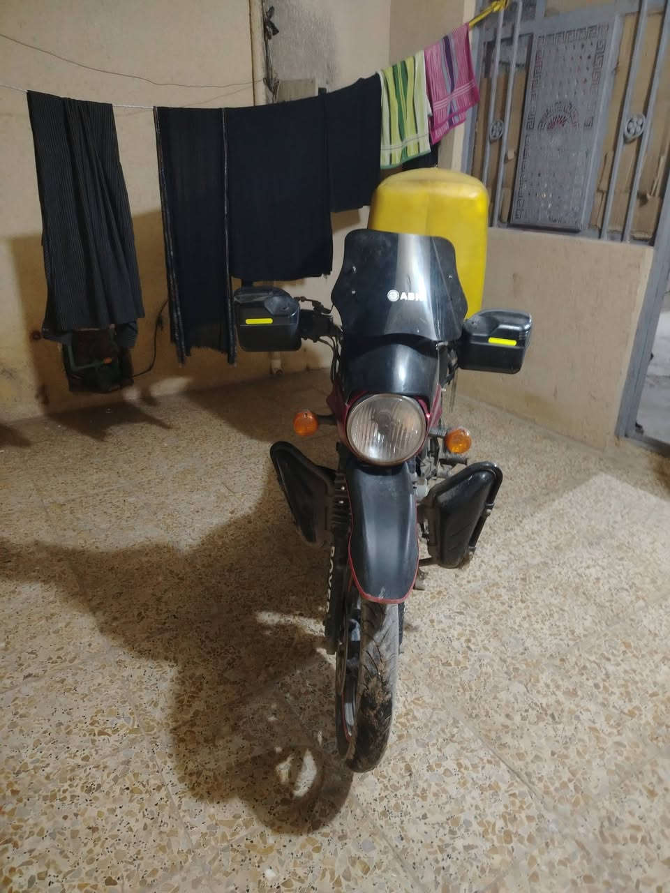 سلام عليكم شباب هاي بوكسر للبيع موديل 2023 محرك مفتوح مبدل كور بس لسعر مليون و300 مكاني بغداد لرشاد ***********
