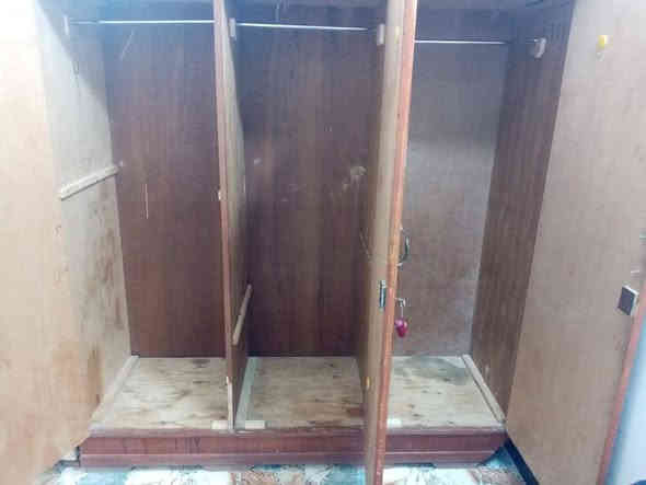 ألسلام عليكم
#مكلف #بالنشر 

كنتور 3 بوب / ألسعر 100

كاونتر ألمنيوم نقصه طباگات باب وأيضآ حمالة جراره / ألسعر 35

ألأتصال على ألرقم  (  ***********  )
