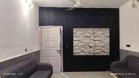 السلام عليكم بيت حي الفرات يبعد عن الشارع الصب 100م شارع مسجد الرسول الأعظم مساحة 202م يتكون من طابقين الأول الأساس وسقف كونكريت غرف عدد٢ وحدة سويت منور وصاله ومطبخ واستقبال وصحيات داخليه وخارجيه وكراج وحديقه صغيرة ومخزن والطابق الثاني عكادة وغرف عدد٢ وحدة سويت وصاله وسطحين الطابق الأول ترميم 2025والطابقالثاني بناء2025
عرض الشارع 20 مطلوب المصرف المعرفة التفاصيل الاتصال على الرقم ***********
