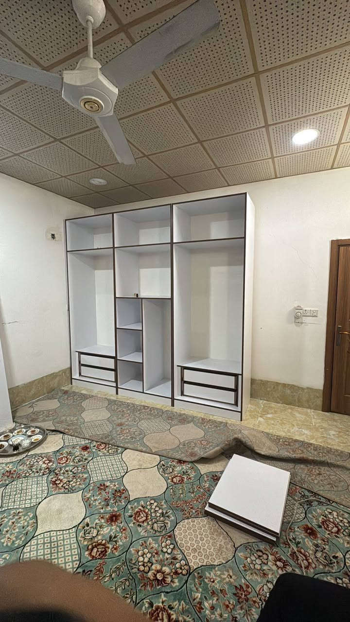 ديكورات يلمس
الدينا فتح وشد غرف نوم وكاونتران  وتصميم حسب القياس رقم موبايل ***********  وات ساب
