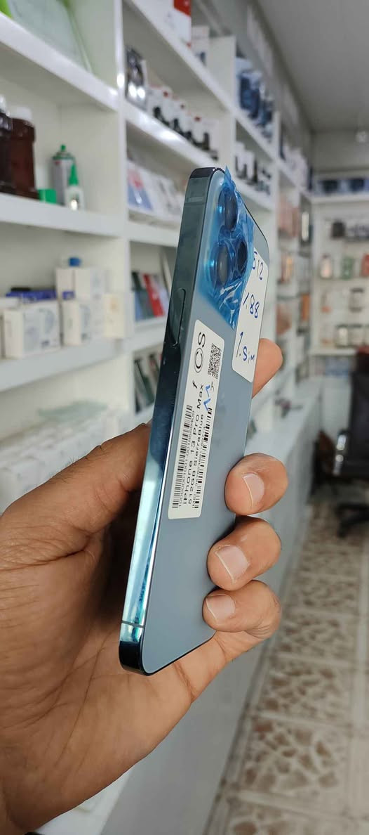 ایفون 13 پروماکس زاکیرە 512 پاتری 88 بێ کێشەو زەمانی هەمووشتی سعر 700 هزار
*********** اكر, نينوى
