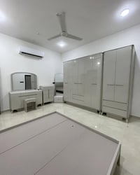 يلدز هاوس • غرفه اخشاب • ميز تواليت