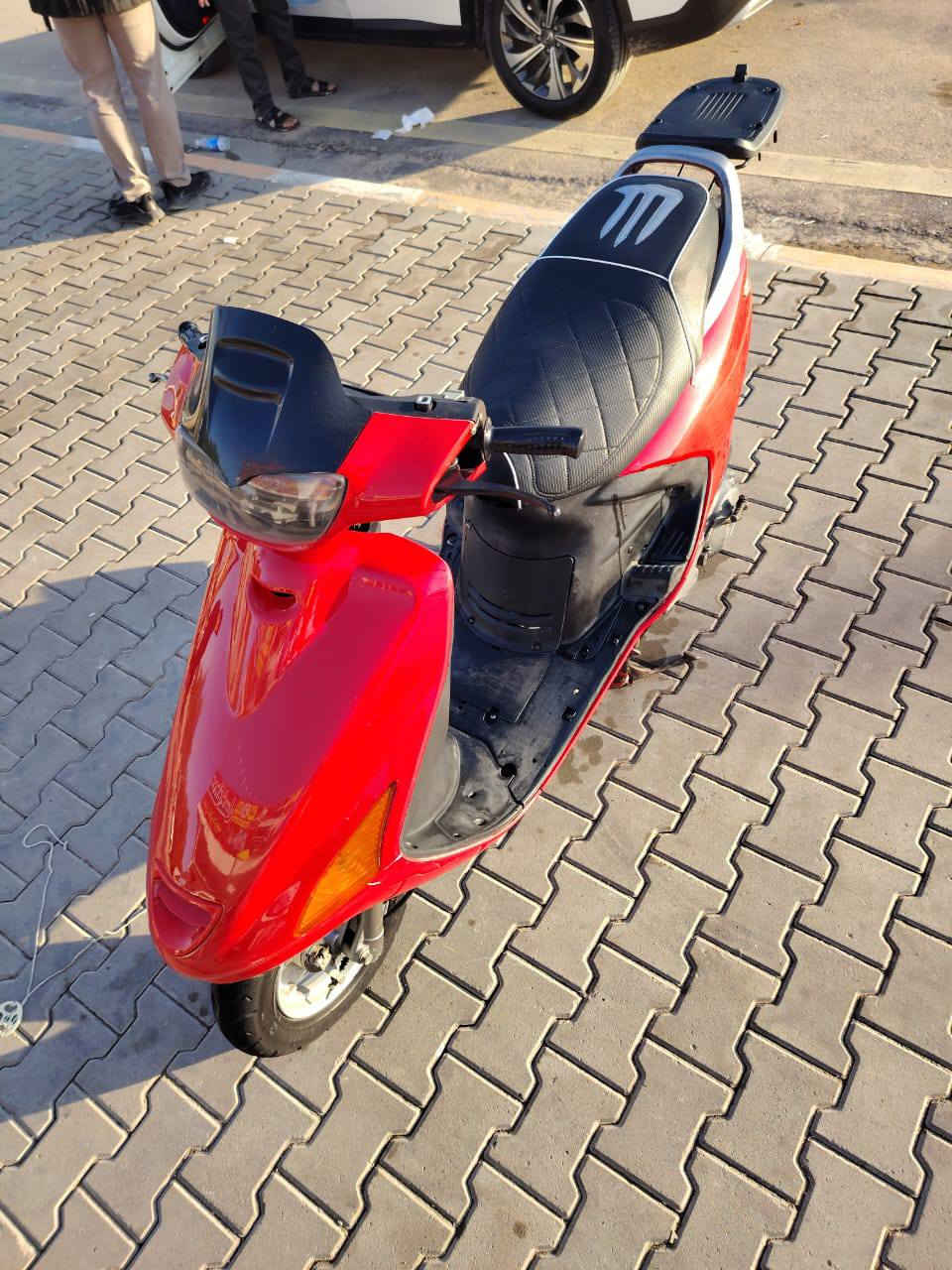 سلام عليكم دراجه للبيع فراشه فحل مكينه ما مفتوحه شرط الفحص الدراجه كامله شلعه ومعدل تجي وشوف بعينك السعر 550 وبيها مجال قليل العنوان نجف ملحق قريه الغدير رقم الهاتف *********** للتواصل 👍🏾
