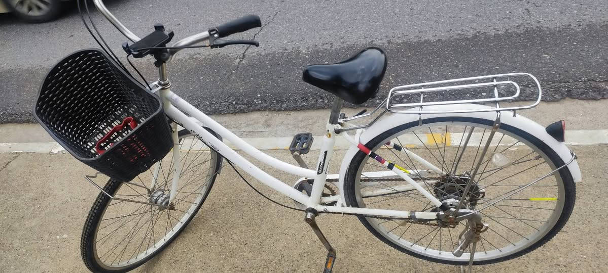 بيع مستعجل
السلام عليكم بايسكل عبد الحليم لون ابيض للبيع ابو الكير بايسكل نضيف  يعني تاخذو شرط ما تصرف عليه ربع 
عنوان موصل جانب ايمن
السعر 70 
للاستفسار عن ***********
