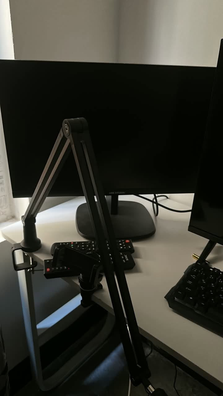 ps للبيع مع
شاشه حجم 27 75Hz 

COR i5 -12400f 

RTX 4060

16GB 

512ssD +240

GlGABYTE H610

750W 

MNTOB

السعر 1250


**إذا كنت صاحب هذا الإعلان وتريد حذفه لأي سبب، رجاءا أرسل رسالة إلى الدعم الفني**