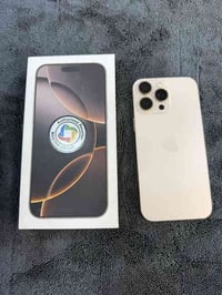 ايفون ١٦ برو ماكس  الجهاز نضيف فقط بي هذا الكسر الي بلضهر بس ابمكان وا...