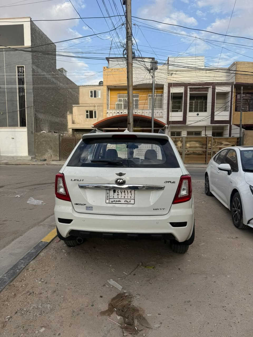 ليفان ٢٠١٦ محور كير محرك وظفيرة مال كورلا بيكاتشو 
تحوير درجة اولى بدون تحوير الدرايف شفتات ولا قواعد الاذانات 
مابيها اي نقص الحمد لله 
منظومة تبريد جديدة كومبريسر وراديتر تبريد 
تيارات جديدة 
صدو نظيف كلش 
كهربائيات كلها شغالة 
السعر ٧٠ ورقة وبيها مجال بسيط 
باسمي وتحويل ثاني يوم 
مكانها بغداد 
للتواصل ***********  
ملاحظة السيارة مكفولة من الضربة والتبديل لكن بيها مكانات صبغ
