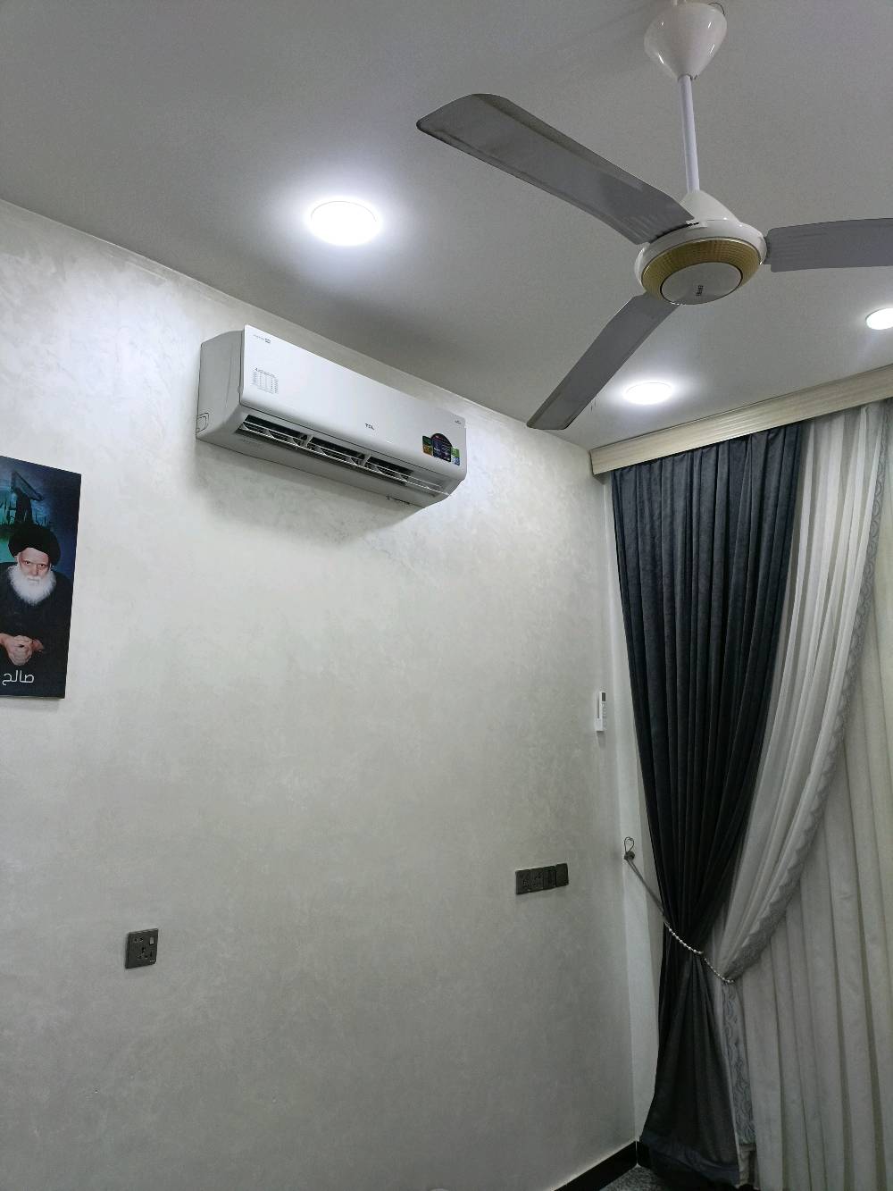 سلام عليكم مشتمل 50 متر واجهة 5 نزال 10بناء جديد درجة اولى ط1 استقبال مطبخ ترك صحيات ط2 غرفه كبيرة صحيات بيتونه كبيره مخزن وسطح حي اور ام الكبر شارع السمجه صفحة جامع الفردوس 