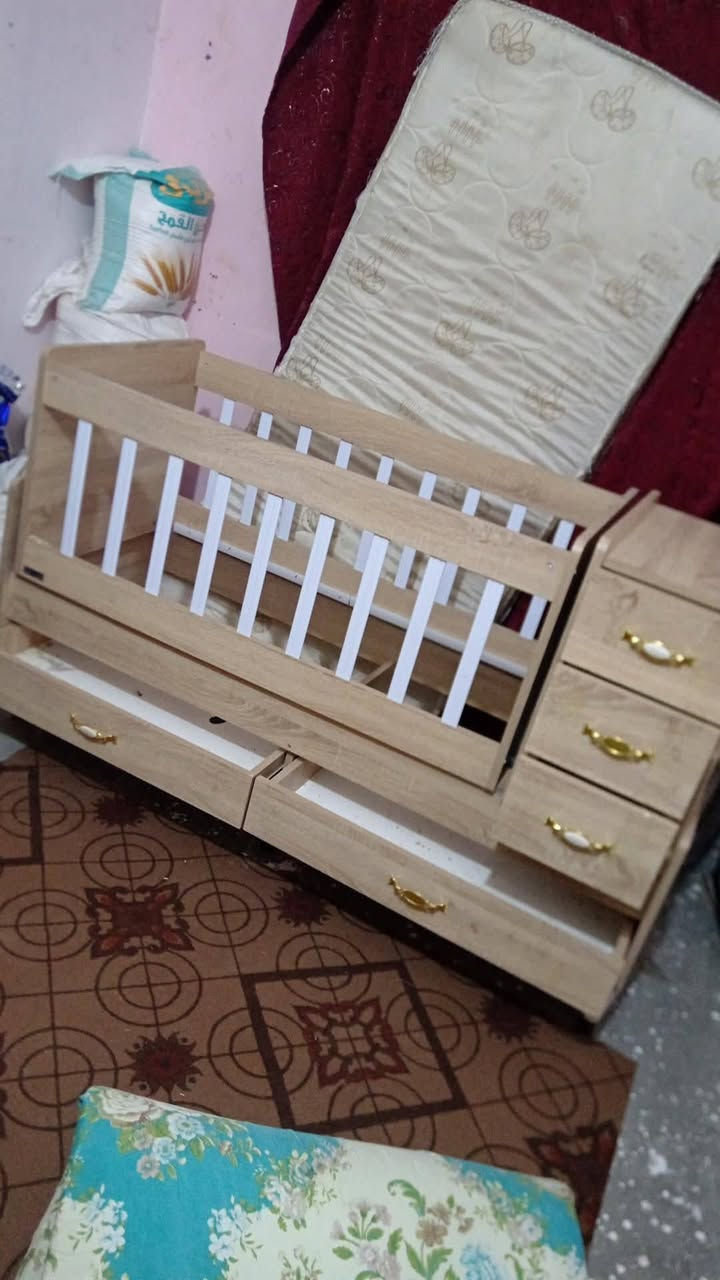 سلام عليكم  كاروك استعمال شهر افقط بيع عدم المكان ***********
