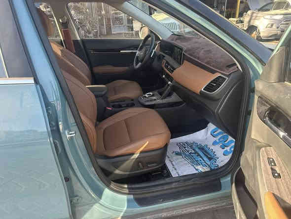 السلام عليكم كيا سليتوس موديل ٢٤ سياره فول ماشي ١٥ رقم بغداد 
***********
