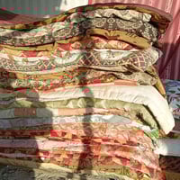 جودليات صوف للبيع بسعر مناسب سعر الوحده بالفين دينار والشراي يتصل 0751...