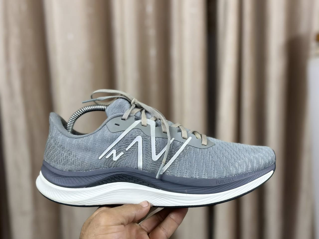 نيو بلنص حديث
قياس 43
طول القدم 27ونص 
يوجد توصيل بغداد ***********
