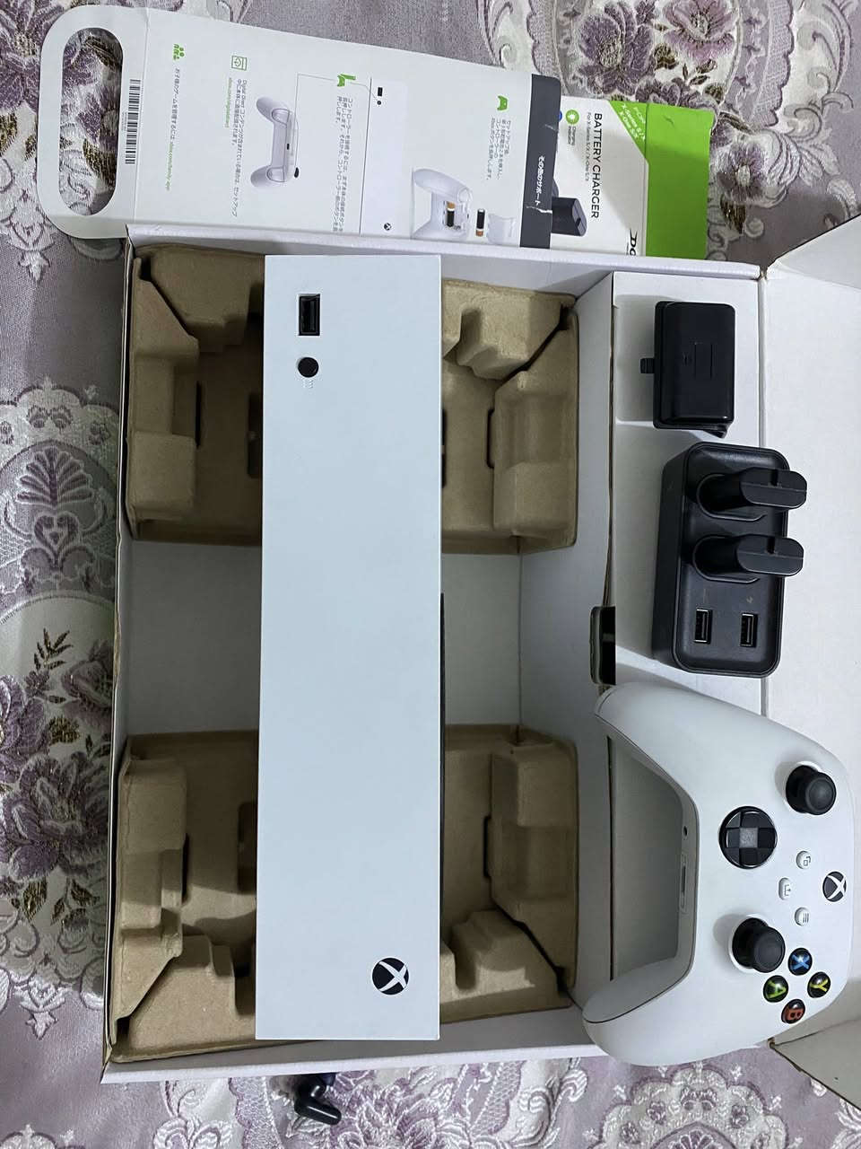 السلام عليكم جهاز اكس بوكس للبيع
الجهاز جديد استخدام قليل جداً إصدار الجهاز 2024 تختيم 18 لعبة بس مع كيم باص التمت وياه 10 الألعاب بدون اتصال إنترنت أو كيم باص الجوستك  مالتة الأصلية و بطاريات 🔋 عدد 3  ملحقاتة كاملة سعر الجهاز 350 للاستفسار ***********
