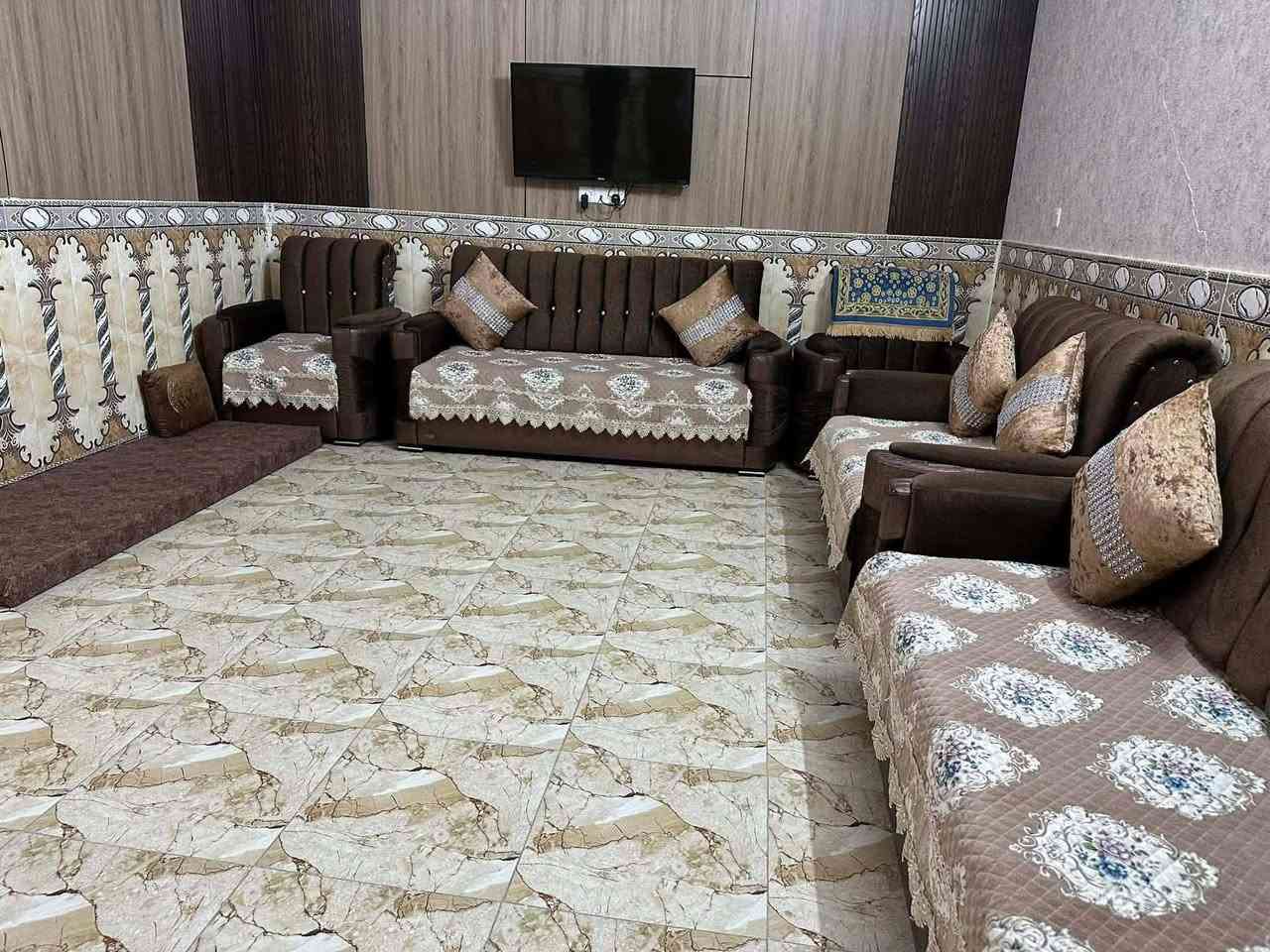 بيت للبيع 
المساحه 300متر 
السعر 45 وبي مجال 
وجه ١٥
نزال ٢٠
بيت جاهز نقص لبخ فقط الوجه 
جنس عرصة؟ 
البيت يتكون من استقبال 
صاله مطبخ خارجي هول 
غرف عدد ٢ صاله حمامات 
حديقة خارجيه 
بناء درجه اولى 
الموقع الانبار الفلوجه الشهابي الاولى 
المازنجر محظور تواصل واتساب او اتصال هاتف ***********

