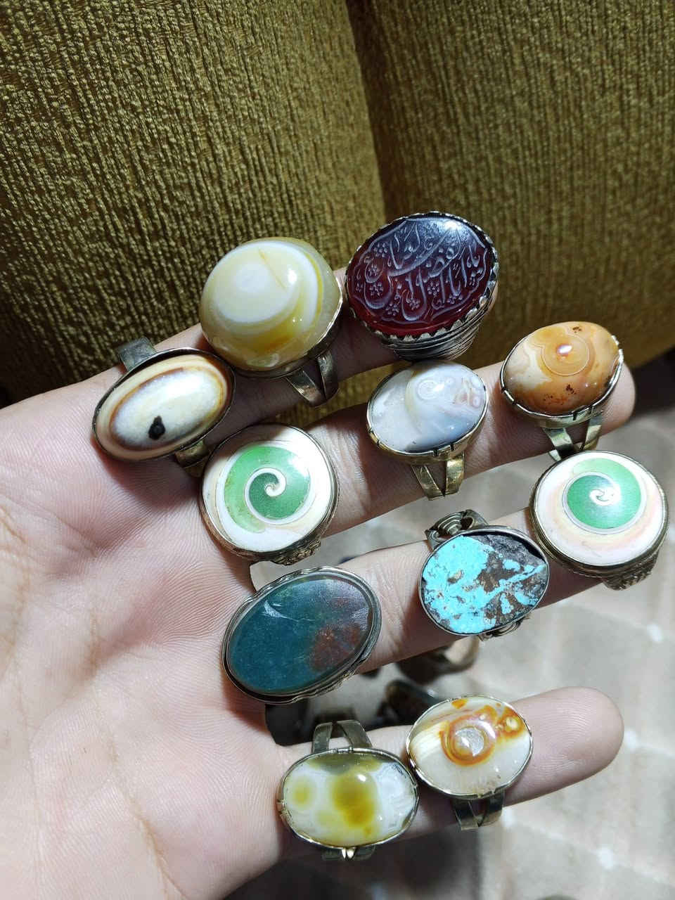 سلام عليكم خواتم للبيع شلع عله ١٨ الف قفل ***********
