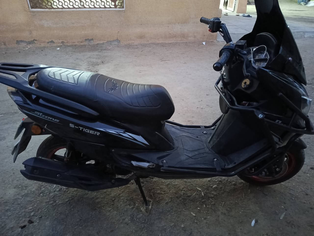 السلام عليكم
دراجه سكنس موديل ٢٤ للبيع بعدها بالچيس
المكان بالشاميه
***********
