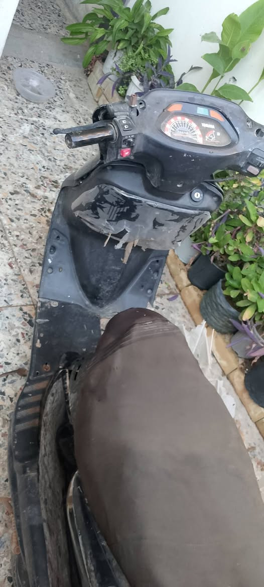 سلام عليكم دراجه  فراشه فضائي للبيع
سعره 125
وبيه مجال 
وبيه عطل واحد بس بوشه 
للستفساى على هاذه رقم 
(***********)
