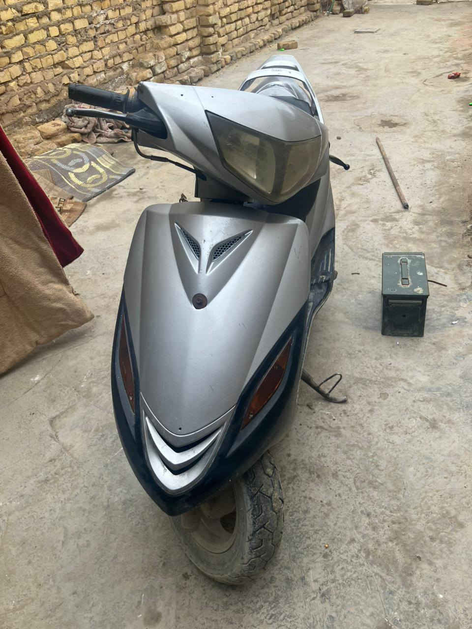 السلام عليكم للبيع ماكس 140ستان عالي وناصي قفل جنطه قفل ستيرن سلف هندر كهربائيات كلهة شغال دراجه كلهة مختمه ختم واحد ..فقط كسر بل كفر بصيط مثل ماموضح بل صورة..سعر 450بيهة مجال بصيط مكاني تاجي


**إذا كنت صاحب هذا الإعلان وتريد حذفه لأي سبب، رجاءا أرسل رسالة إلى الدعم الفني**