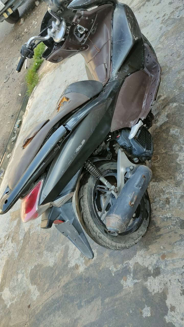 اسلام عليكم دراجه للبيع 
جيل الول كوم حديد سعر 250
***********
